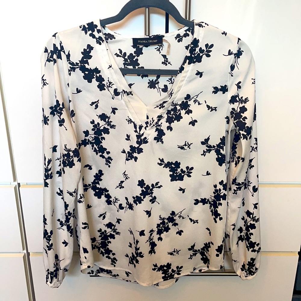 Ivanka Trump XS /Petite Flower Blouse